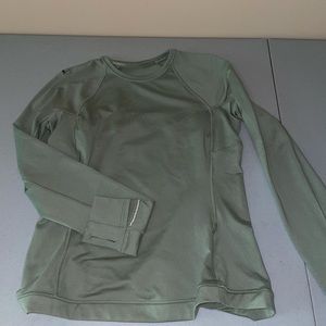 Lululemon green long sleeve shirt
